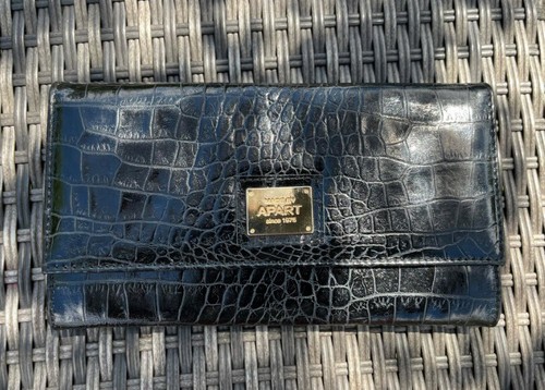 Mint condition used clutch - condition, 1x